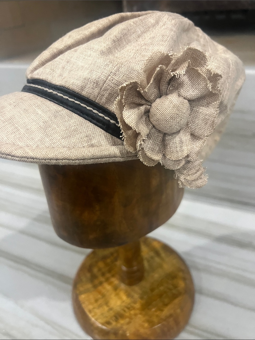 Beige Linen Newsboy Cap with dark brown Trim and Bow - Picture 3 of 7